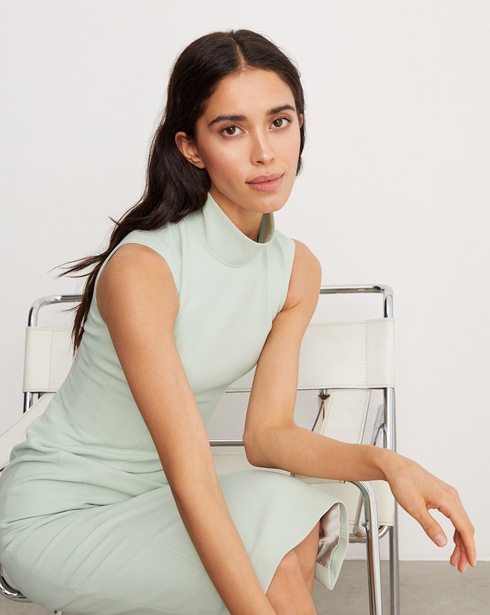 

Платье миди без рукавов с рельефами и разрезом, Мятный