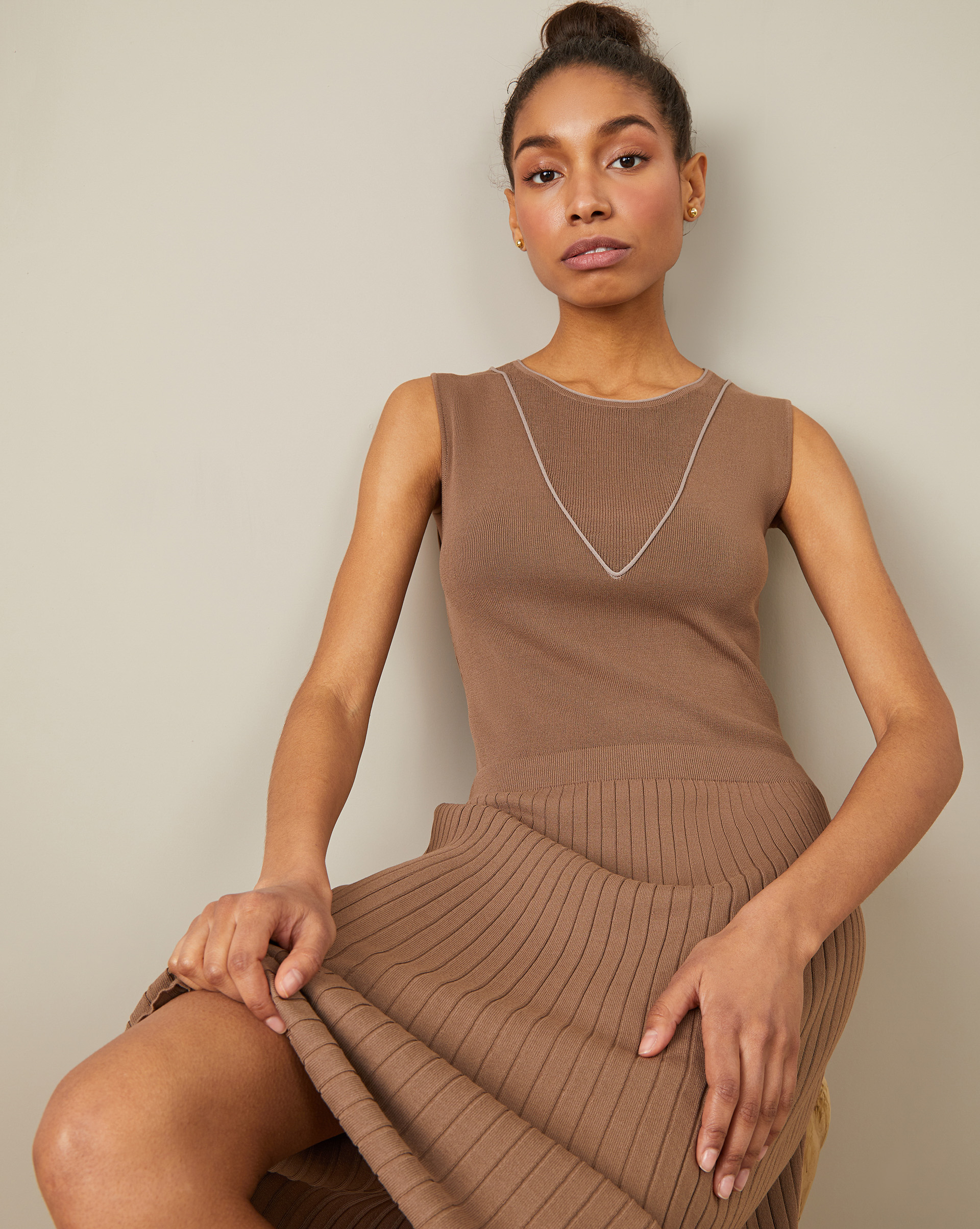 

Платье с юбкой плиссе, Кофе с молоком