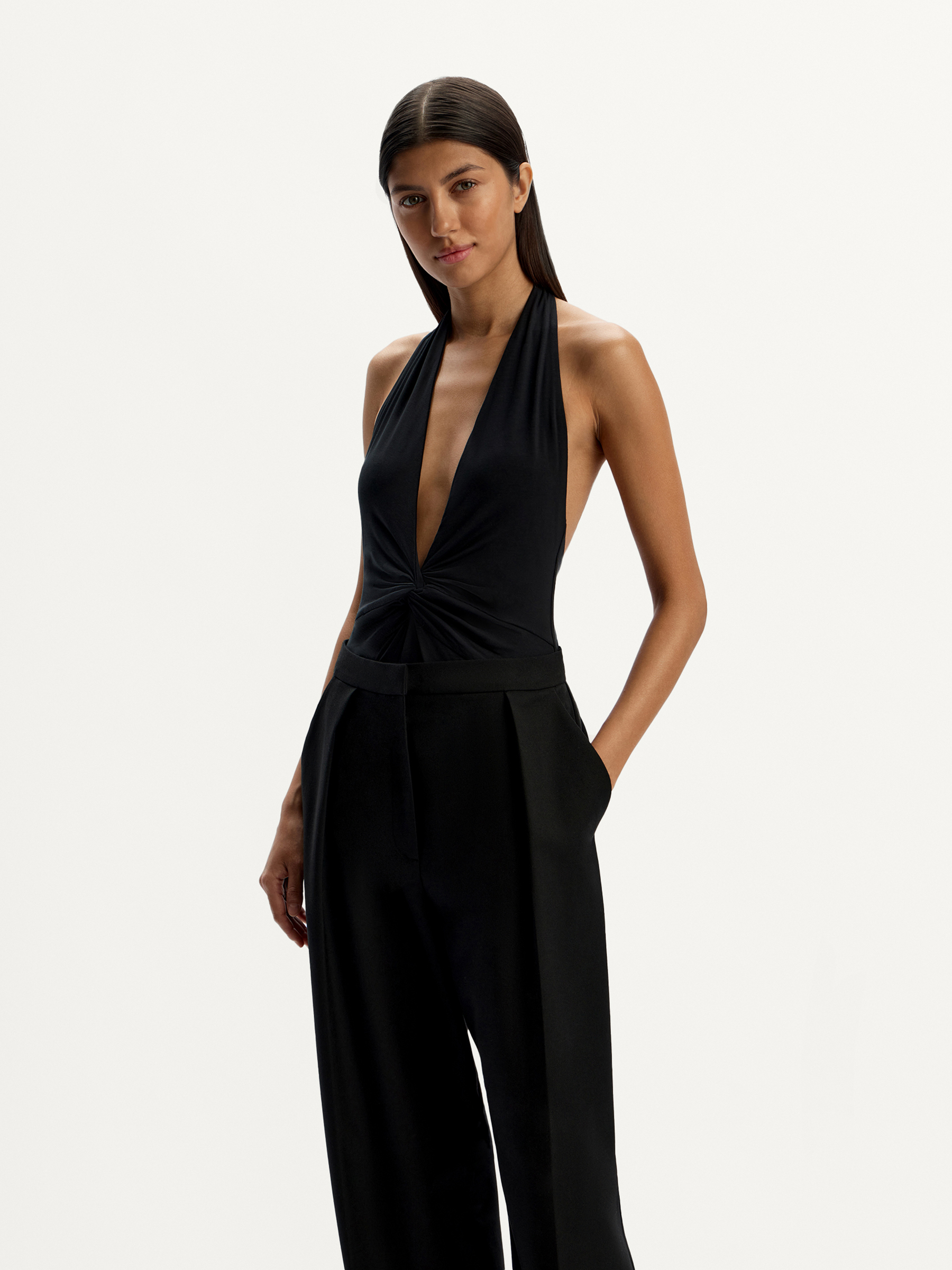 Боди с глубоким вырезом 12 STOREEZ