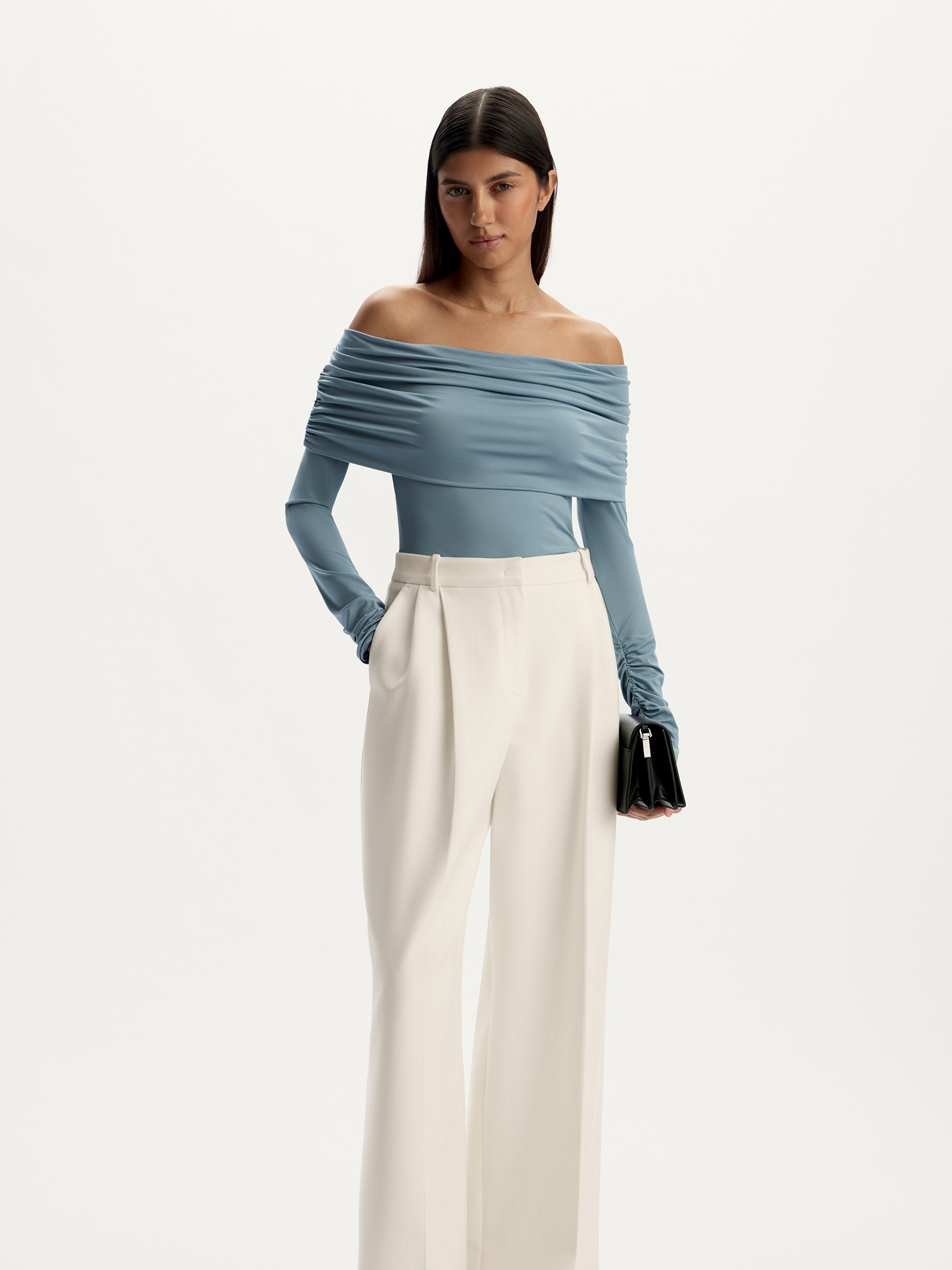 Топ с открытыми плечами 12 STOREEZ 7800₽