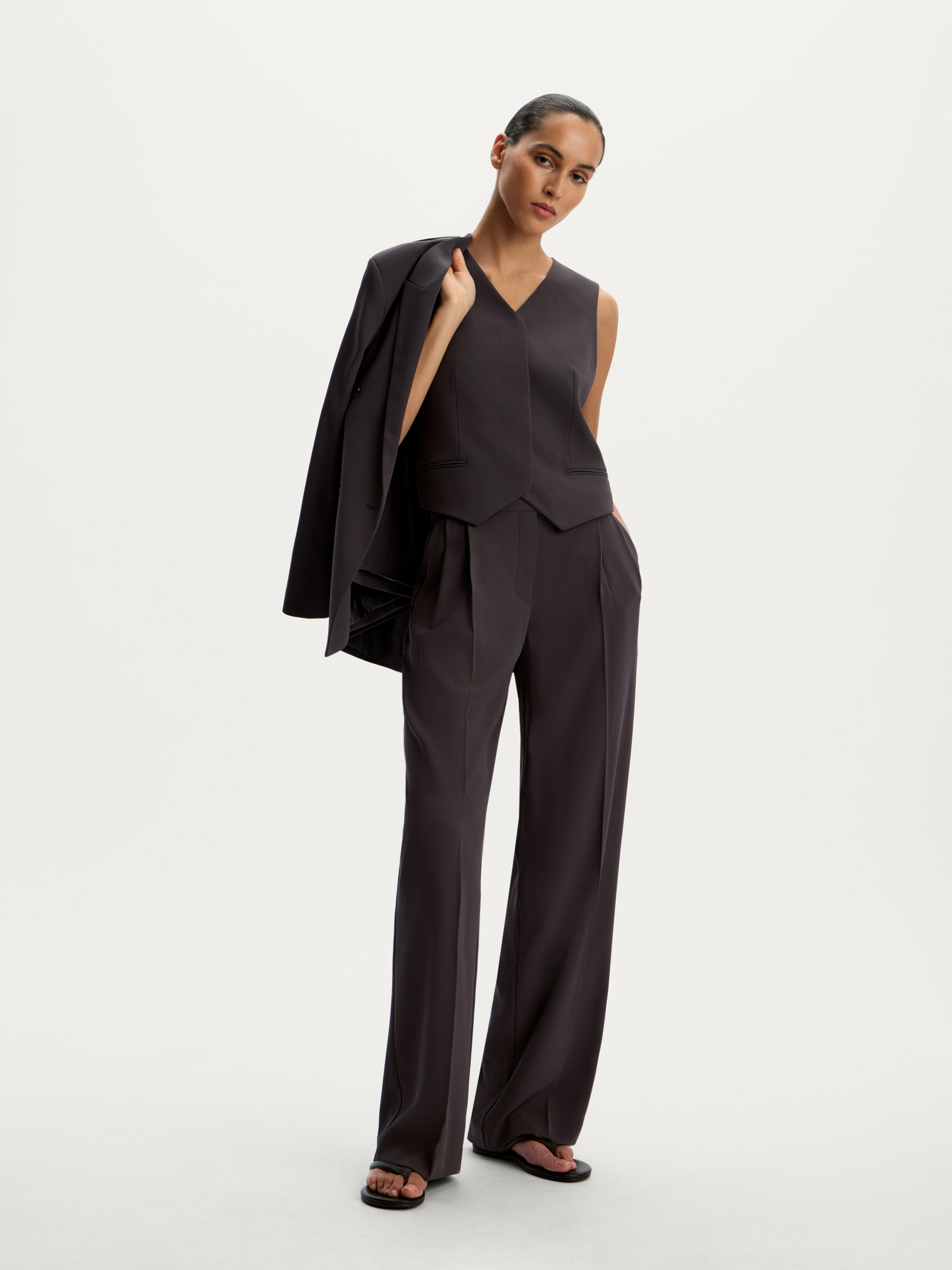 Жилет из крепа 12 STOREEZ