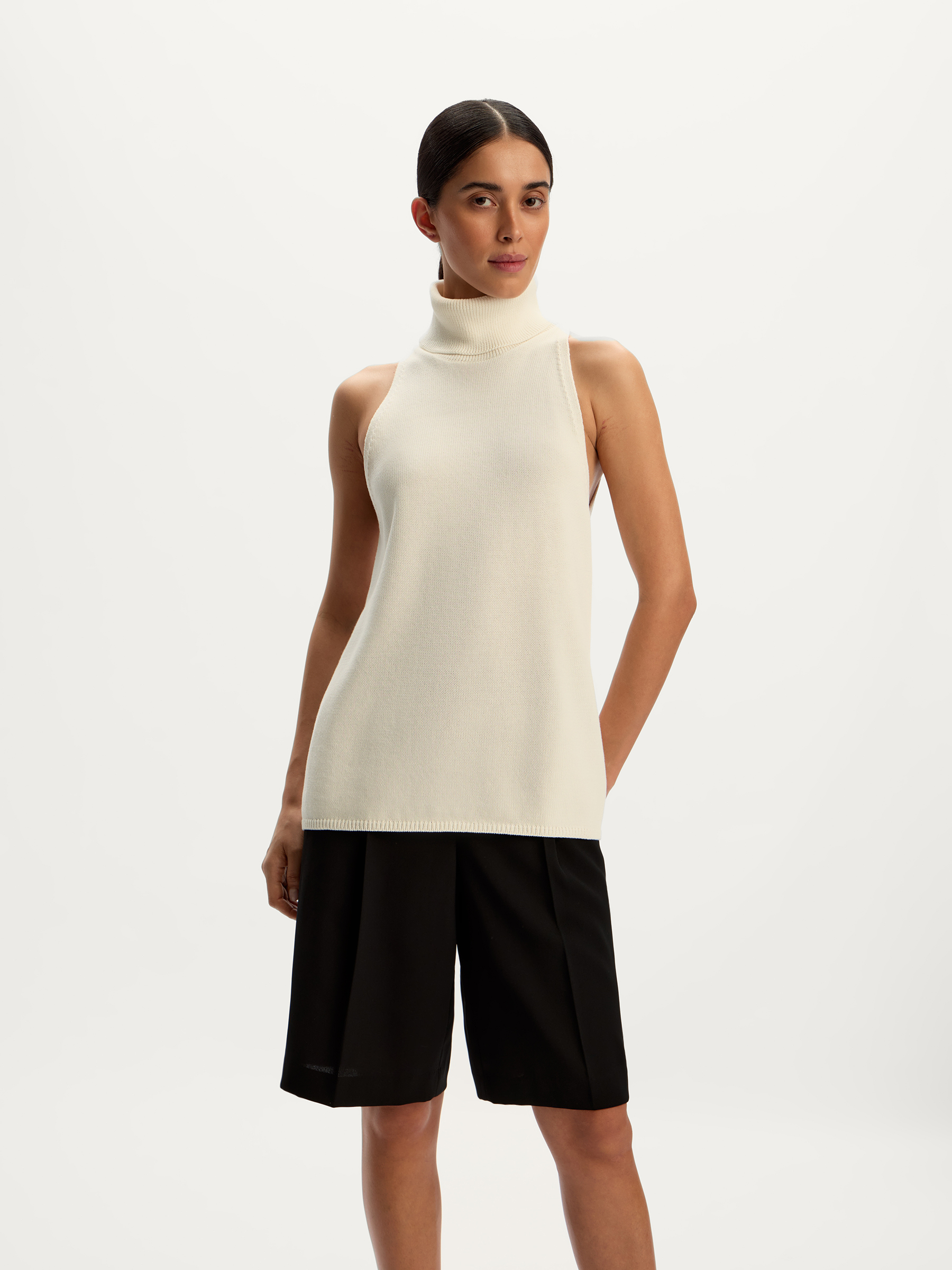 Топ с высоким воротником 12 STOREEZ 12000₽