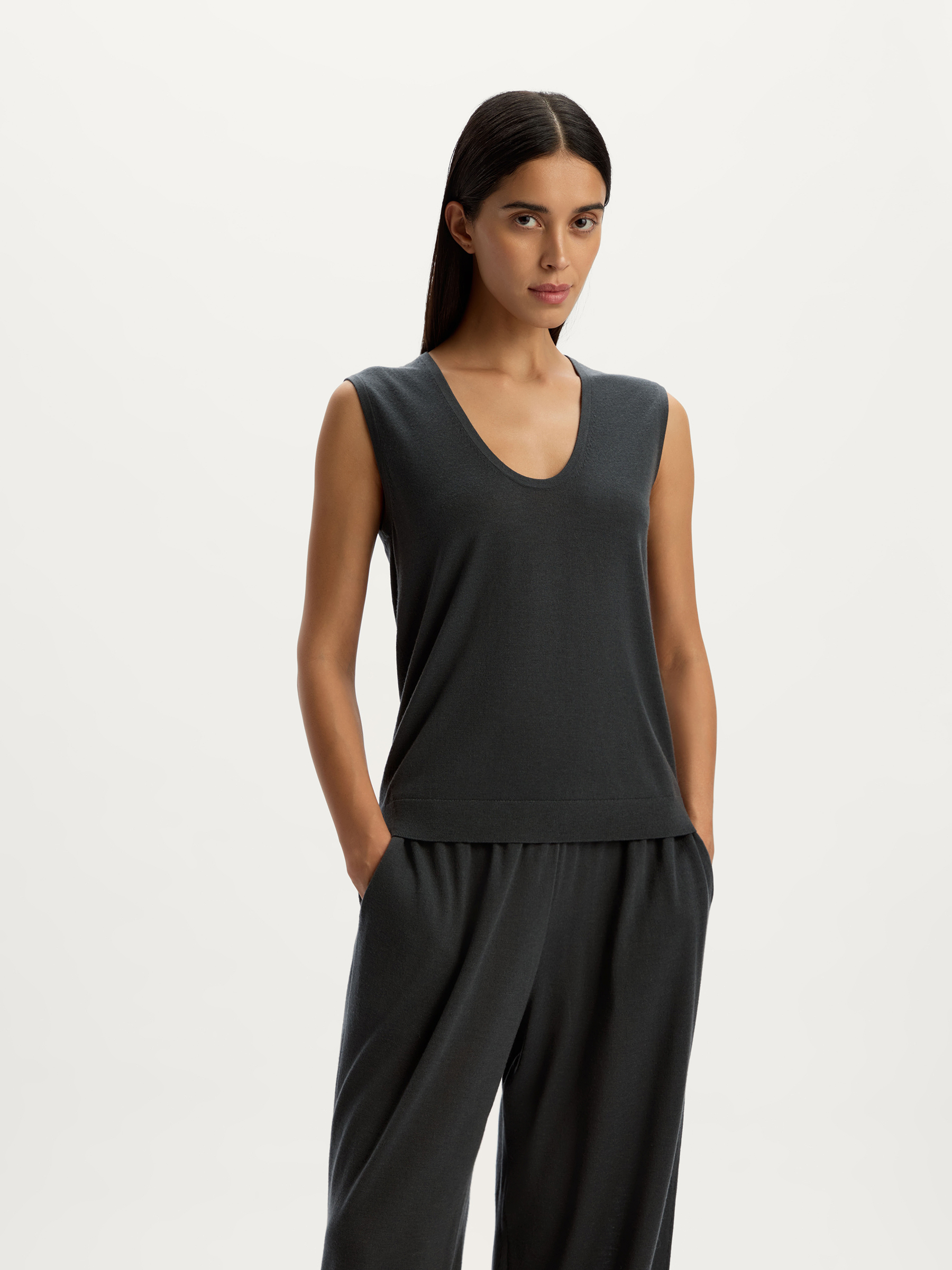 Топ из тонкой шерсти мериноса 12 STOREEZ 9800₽