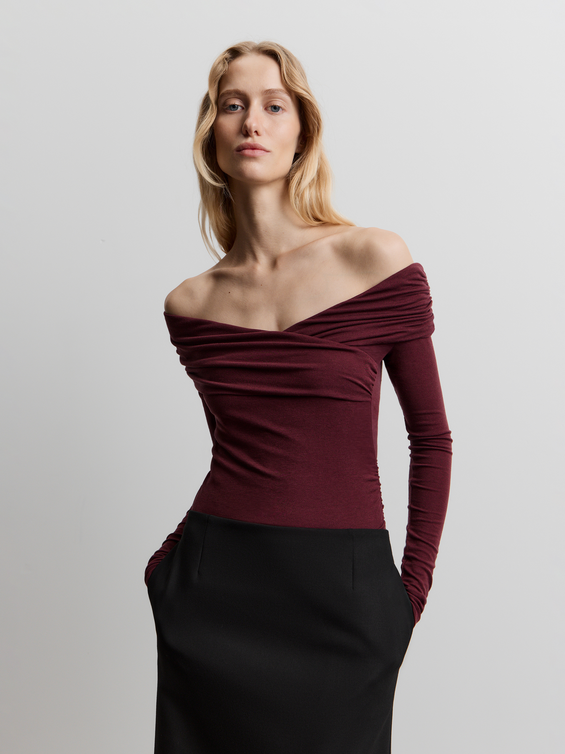 Топ с открытыми плечами 12 STOREEZ 9800₽