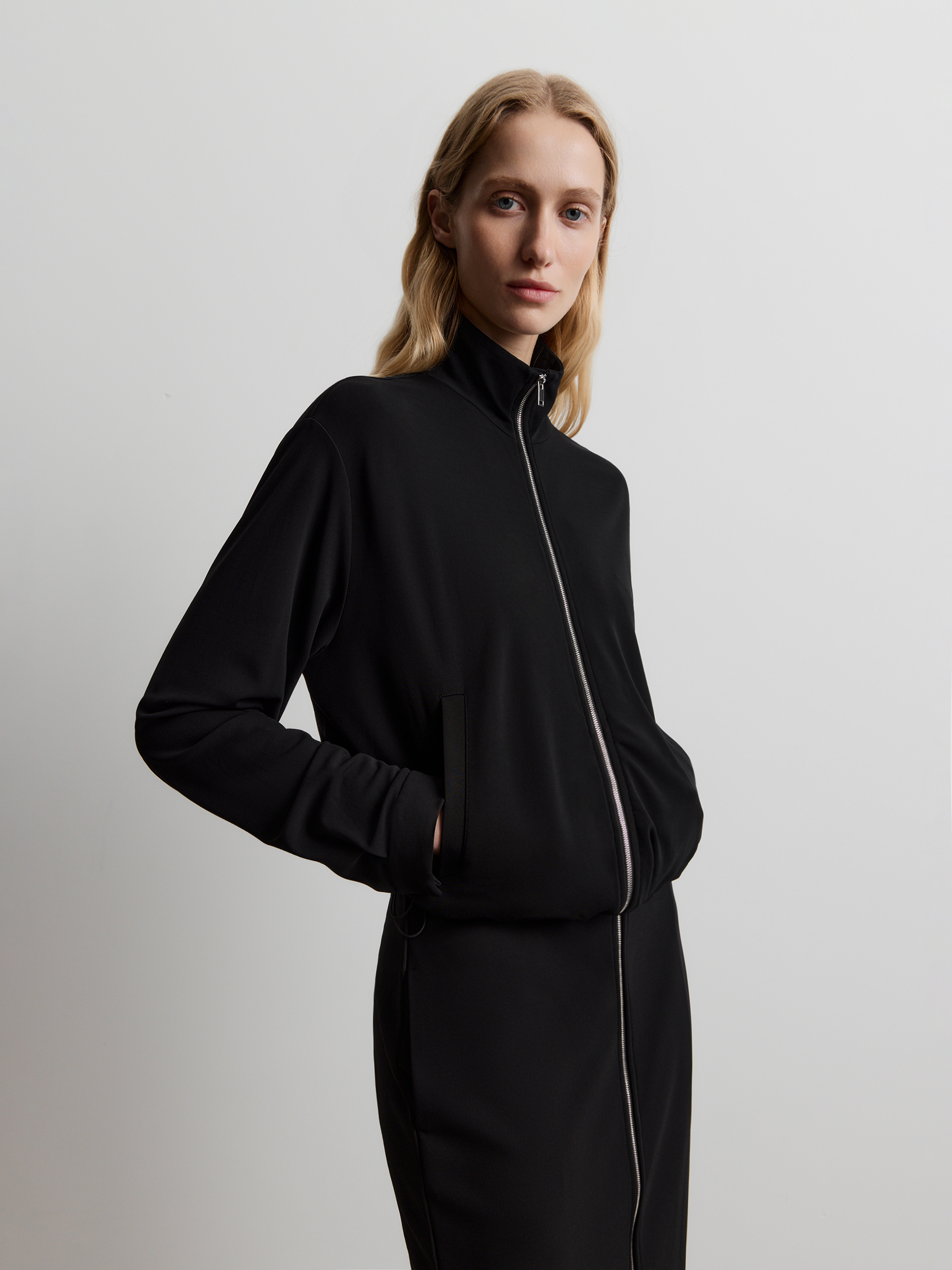 Бомбер из трикотажа 12 STOREEZ 17000₽