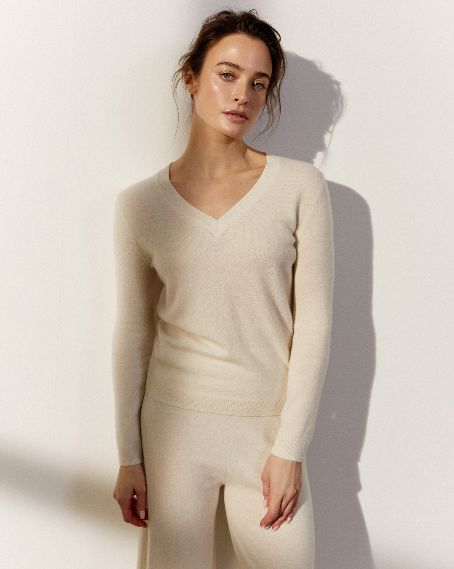 

Джемпер из кашемира с V-вырезом, Молочный
