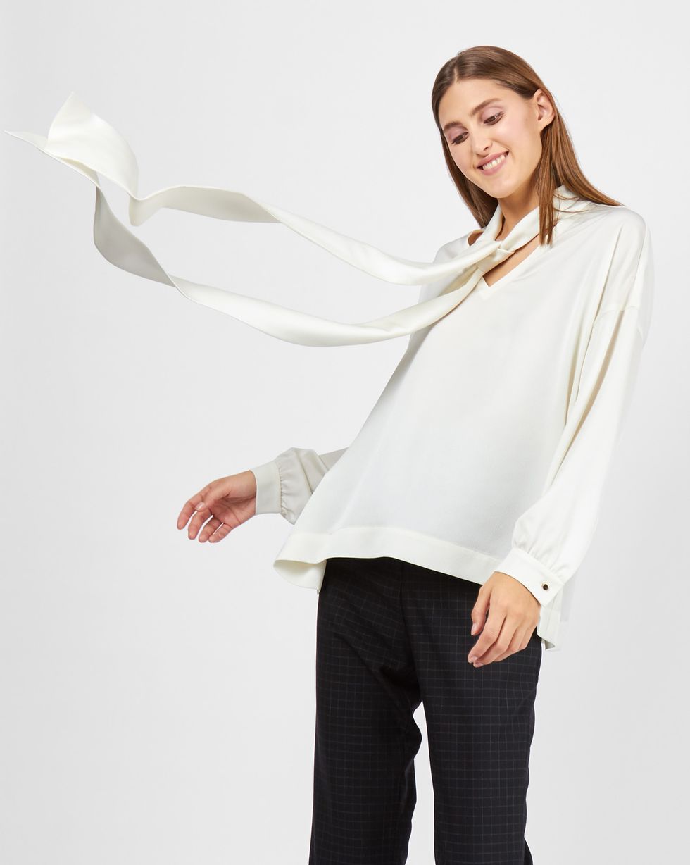 

Блуза с вырезом и бантом, Молочный